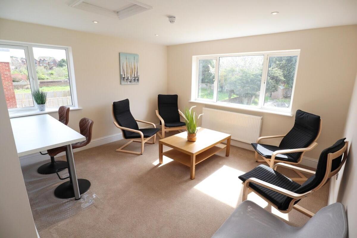 Green Nest Room With Private Bathroom WTA WTA Eastbourne Exterior foto